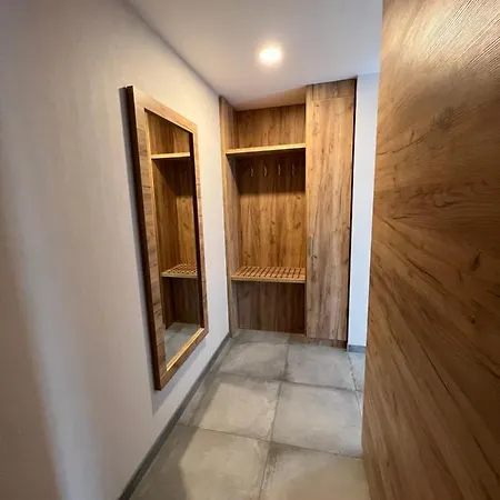 Czarna Gora 320 Apartment *